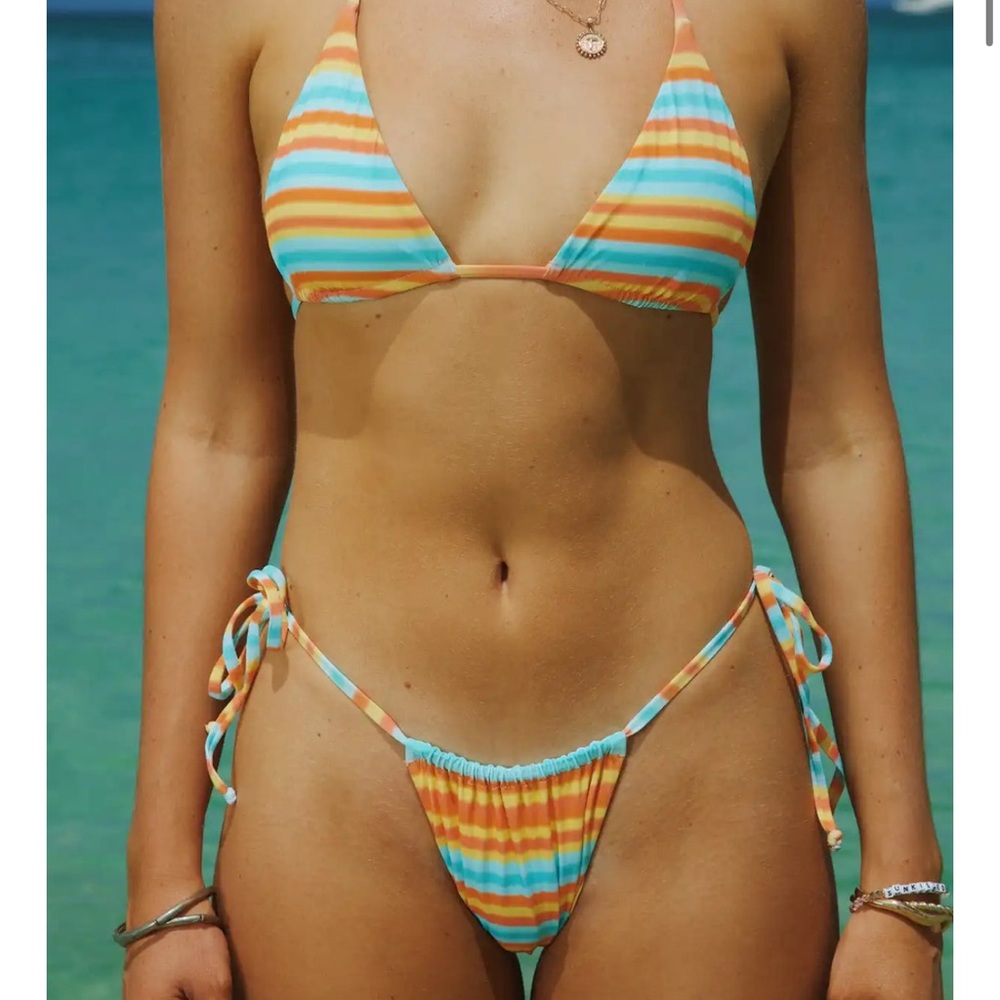 Dippin Daisy’s Bikini Set NWT